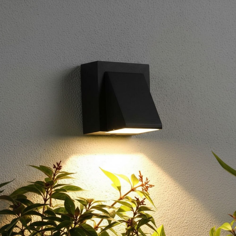 Akra 3W Single Side Wall Light